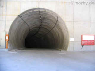 Rennsteigtunnel-sued-01-04-07-51-xl.jpg (60879 Byte)