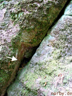 hoehle-oder-bergwerk_16-08-08_1860-l.jpg (91903 Byte)