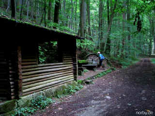 panoramaweg-dreienberg-4_09-08-08_1355-l.jpg (113481 Byte)