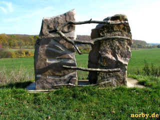 wildkatzenpfad-kunstwerke 18-10-08 3246-l.jpg (104808 Byte)