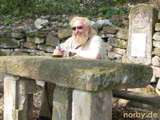 Geopark Drei Gleichen  03-05-09 8773-l.jpg (123240 Byte)