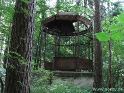 Der Pavillon 31-07-10 6192.jpg (98588 Byte)