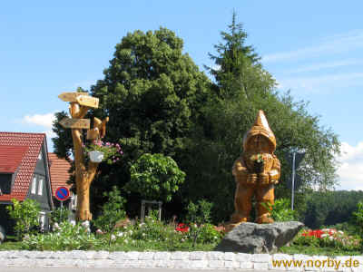 Heinz der Gartenzwerg 31-07-10 6101.jpg (306184 Byte)