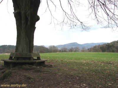 Kreuzung mit Ausblick 05-04-10 2667.jpg (254804 Byte)