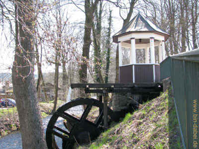 Wasserrad 18-04-10 2903.jpg (98421 Byte)