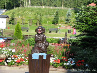 Schwimmbadbrunnen 26Juni2010 4869.jpg (387327 Byte)