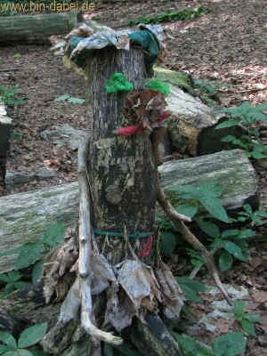 Waltershauser Brunnen Ziegenberg 12-Juni-2011 1915.jpg (99495 Byte)