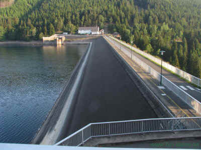 Wasserversorgungssystem 05-Juni-2011 1601.jpg (99095 Byte)