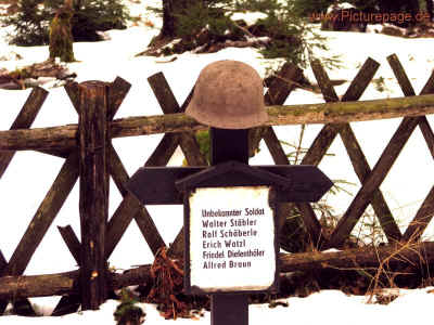 Soldatengraeber 06-03-2011 8425.jpg (99361 Byte)