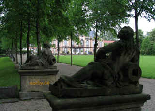 schloss-molsdorf20-5-06-2-70-xl.jpg (144410 Byte)