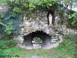 Gangolfskapelle bei Fladungen (224474 Byte)